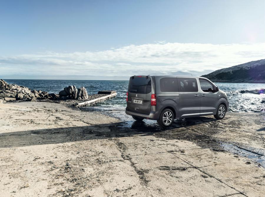  Peugeot Traveller 2016 года  (фото 36 из 39)